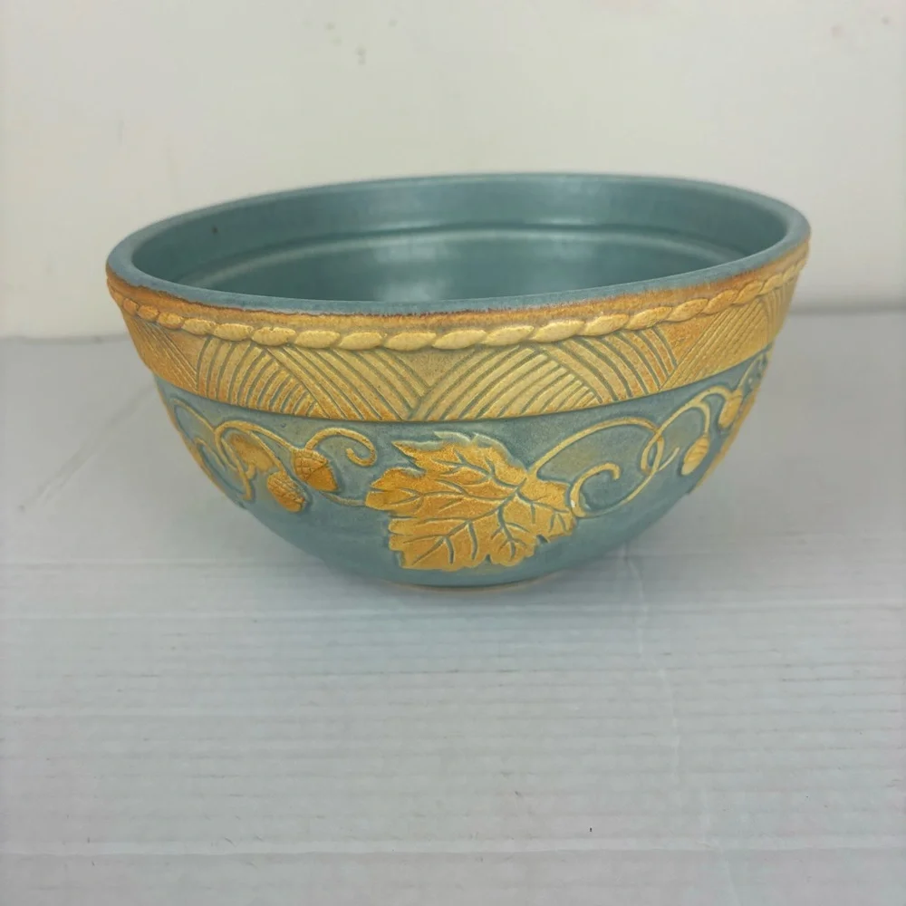 Pfaltzgraff vintage-look/leaf & acorn mixing bowl-RARE